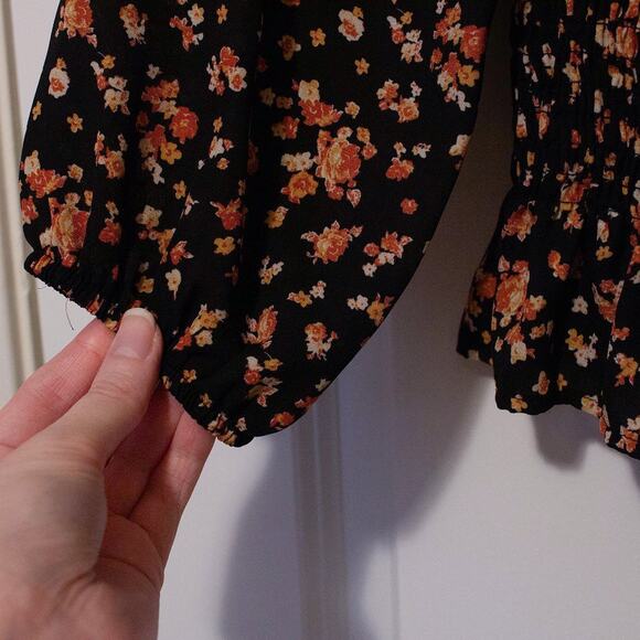 S Cottagecore Botanical Floral Smocked Puff Sleeve Peasant Black Blouse Ruffle - Picture 4 of 6